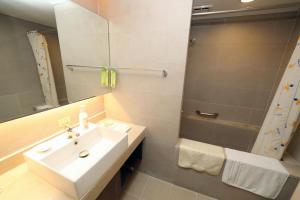 Bilik mandi di Hoya Hot Springs Resort & Spa