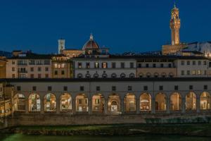 Galeriebild der Unterkunft Apartments Florence - Dreams Over Ponte Vecchio in Florenz