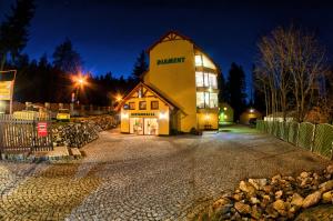 Tòa nhà nơi khách sạn tọa lạc