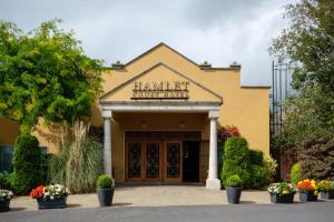 Facciata o entrata di Hamlet Court Hotel