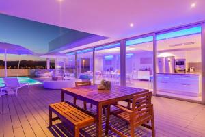 Η κουζίνα ή μικρή κουζίνα στο Villa Cielo