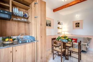 Kuchyňa alebo kuchynka v ubytovaní Il Pioppo - Country House Sea View + 22 fotografií