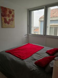 Posteľ alebo postele v izbe v ubytovaní Le Saint Roch - belle vue mer en plein centre ville