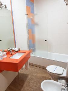 Łazienka w obiekcie Hotel Plaza Escribano
