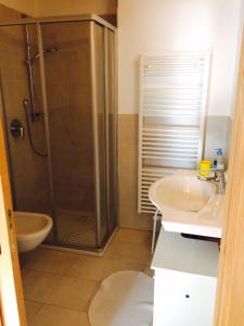 A bathroom at La terrazza gardenese