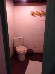 Vonios kambarys apgyvendinimo įstaigoje Casinha Amarela Chales Boipeba