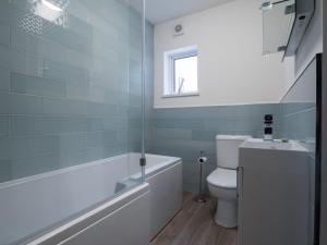 Gallery image of 2 St Moritz Court in Wadebridge