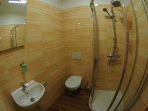 Koupelna v ubytování HOTEL BRITANNIA VSETÍN