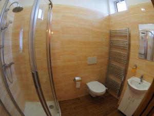 Koupelna v ubytování HOTEL BRITANNIA VSETÍN