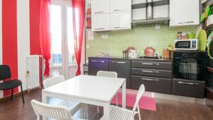 Kuchyňa alebo kuchynka v ubytovaní Family Hostel Milano