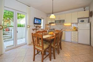 Afbeelding uit fotogalerij van Panoramic Apartments in Hvar +16 foto's