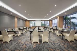 Restaurace v ubytování AIHO Hotel Medan