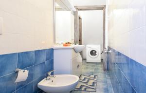 A bathroom at Luxury Apartments - Torre San Giovanni