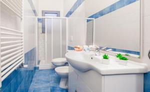 A bathroom at Luxury Apartments - Torre San Giovanni