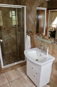Ένα μπάνιο στο Lakeview Cottages +21 φωτογραφίες