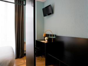 Gallery image of Hotel Daval in Paris