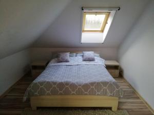 Voodi või voodid majutusasutuse Willa Kisajno toas