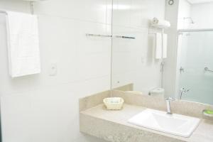 Um banheiro em Real Classic Bahia Hotel