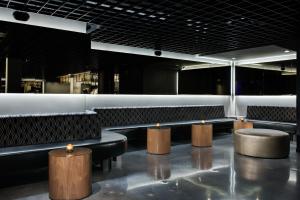 Posezení v ubytování Omni Houston Hotel