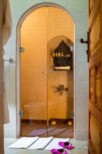 Koupelna v ubytování Riad Sougtani