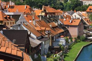 Nespecifikovaný výhled na destinaci Český Krumlov nebo výhled na město při pohledu z hotelu