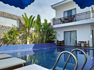 Bazén v ubytování Vivian Hotel Mui Ne nebo v jeho okolí