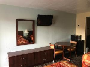 TV a/nebo společenská místnost v ubytování Immokalee Inn