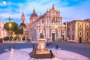 Piscine de l'établissement Gem De Luxe Suite Catania ou située à proximité