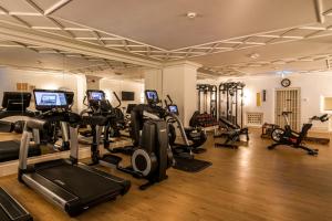 Fitness centrum a/nebo fitness zařízení v ubytování Hotel Capital