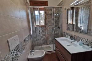 Ένα μπάνιο στο Villetta Eraclito 2 +9 φωτογραφίες