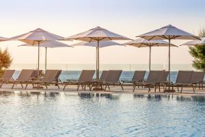 Bazén v ubytovaní Amada Colossos Resort alebo v jeho blízkosti