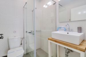 Kúpeľňa v ubytovaní Athens Residence Apartments