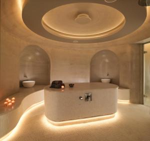 Foto da galeria de Mykonos Riviera Hotel & Spa, a member of Small Luxury Hotels of the World em Tourlos
