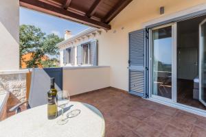 Balkón alebo terasa v ubytovaní Elegant new villa Laura An with private pool in Porec