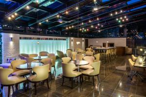 Een zitgedeelte bij Holiday Inn Brooklyn Downtown by IHG