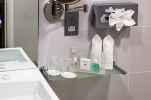 A bathroom at Holiday Inn London Watford Junction, an IHG Hotel 