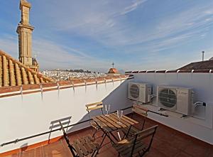 A balcony or terrace at Casa Puerta de la Alcazaba Antequera