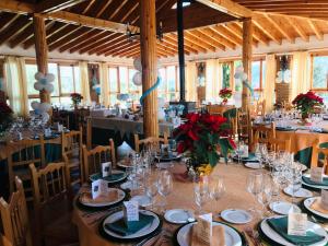 מסעדה או מקום אחר לאכול בו ב-Hotel Rural Familiar Almirez-Alpujarra