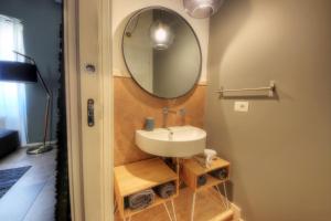 Ванная комната в Urban Central Suites