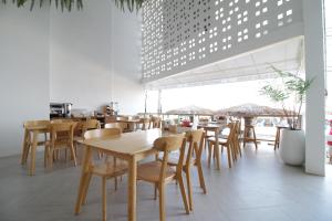 Restaurace v ubytování Tawaen Beach Resort