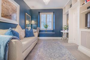 A seating area at Haven Cottage 