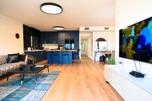 Η κουζίνα ή μικρή κουζίνα στο Royal Serenity Penthouse