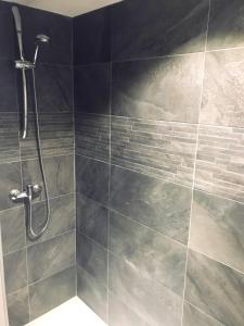 Ένα μπάνιο στο charmant duplex Résidence les Marmottes