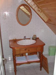 Koupelna v ubytování Le Domaine de Rugornou Vras