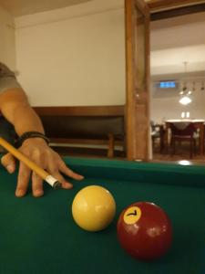 Biliár nebo kulečník v ubytování Bergsgården Hotell & Konferens
