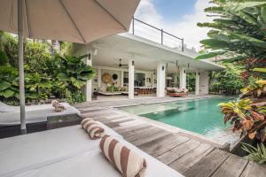 Swimmingpoolen hos eller tæt på Villa Saba 10