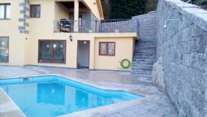 Bazén v ubytování Casa do Recanto nebo v jeho okolí