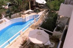 Bassein majutusasutuses Myrmidon Hotel või selle lähedal