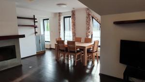 Posedenie v ubytovaní Apartmány EDDY