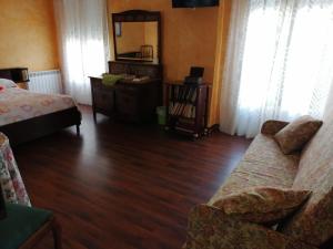 Łóżko lub łóżka w pokoju w obiekcie Hospedaje Menendez Pelayo